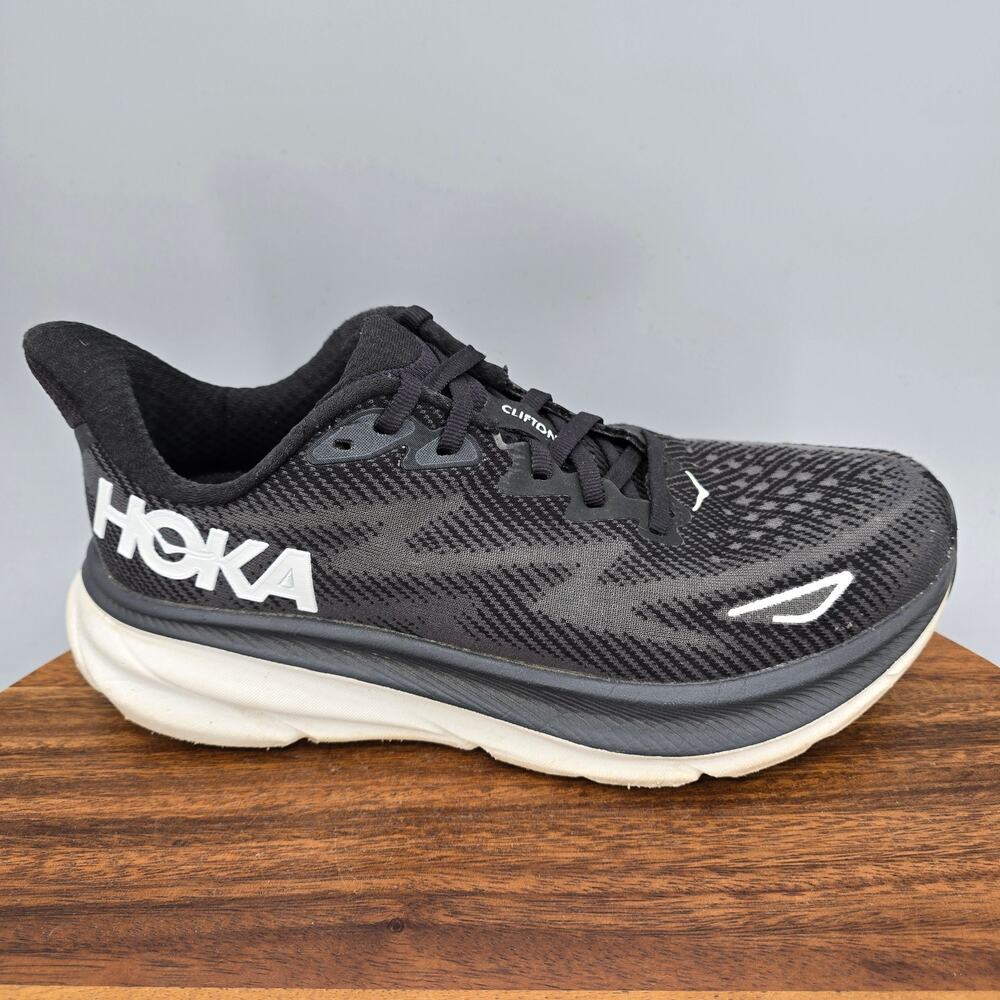 Hoka One One Clifton 9 Shoes Womens 7.5 B Black White Athletic Walking Sneakers